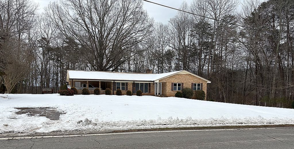 2030 Mount Olivet Rd, Martinsville, VA 24112 — photo 2