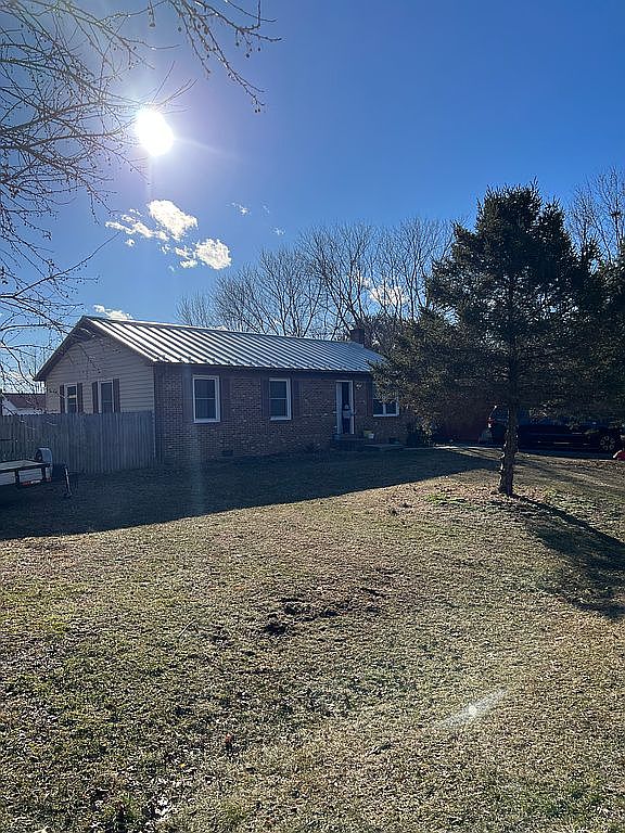 605 13th St, Grottoes, VA 24441 — photo 3
