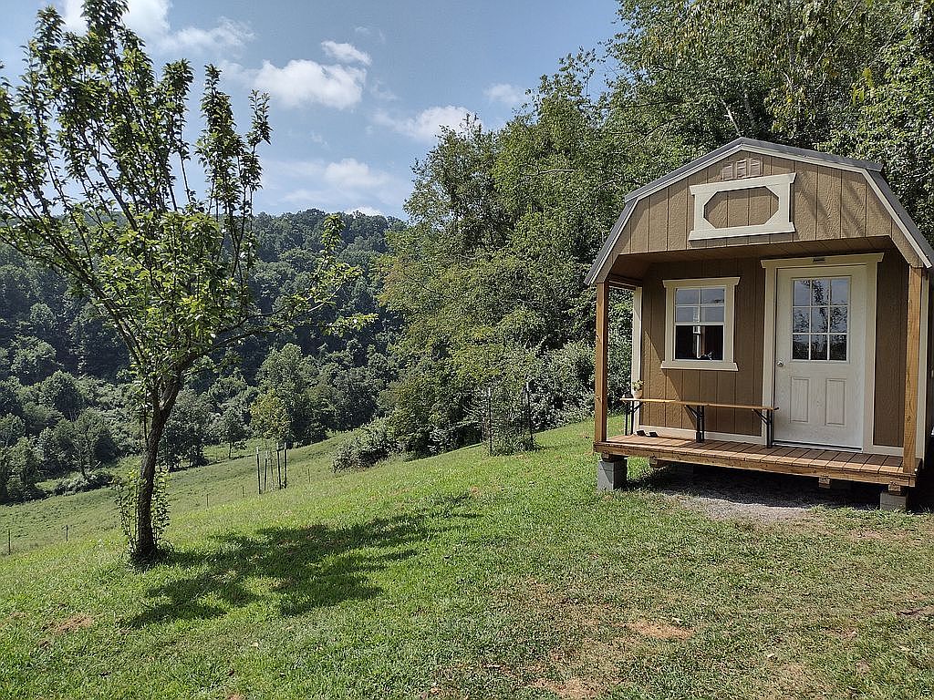 1510 Matson Dr, Marion, VA 24354 — photo 3