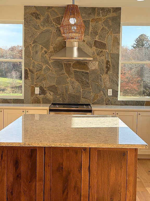 403 Rome Dr, Hillsville, VA 24343 — photo 6