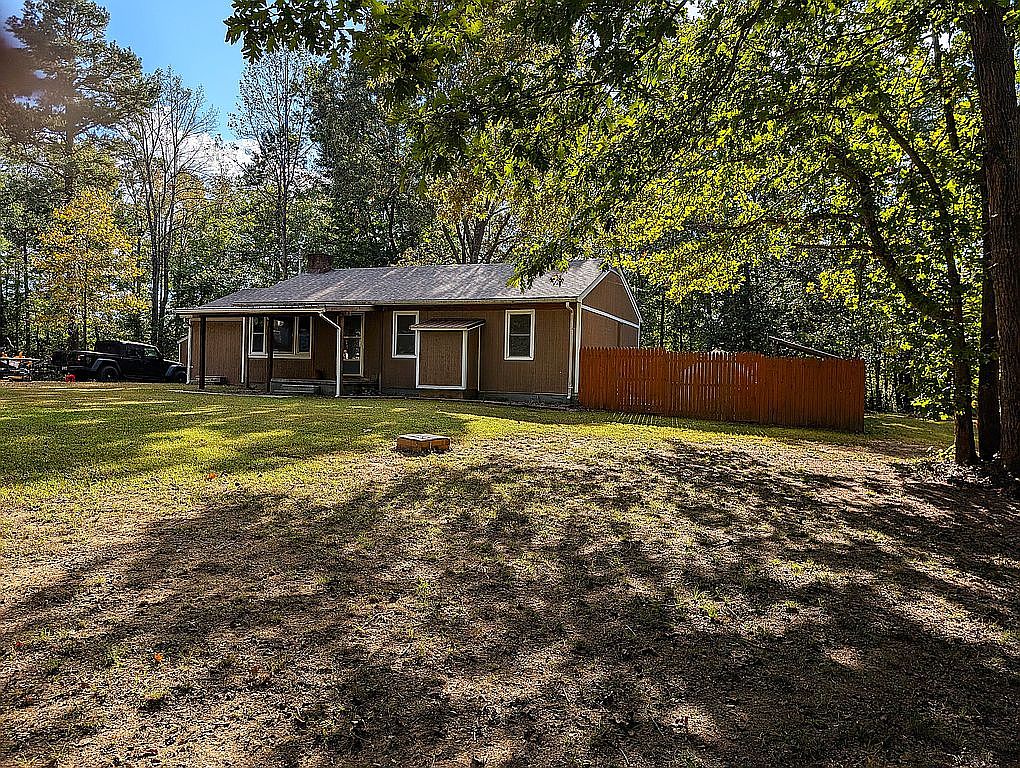 845 Pleasant Grove Rd, Keysville, VA 23947 — photo 2