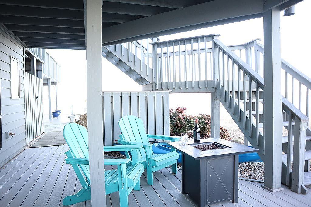 278 Peninsula Point Dr, Moneta, VA 24121 — photo 1