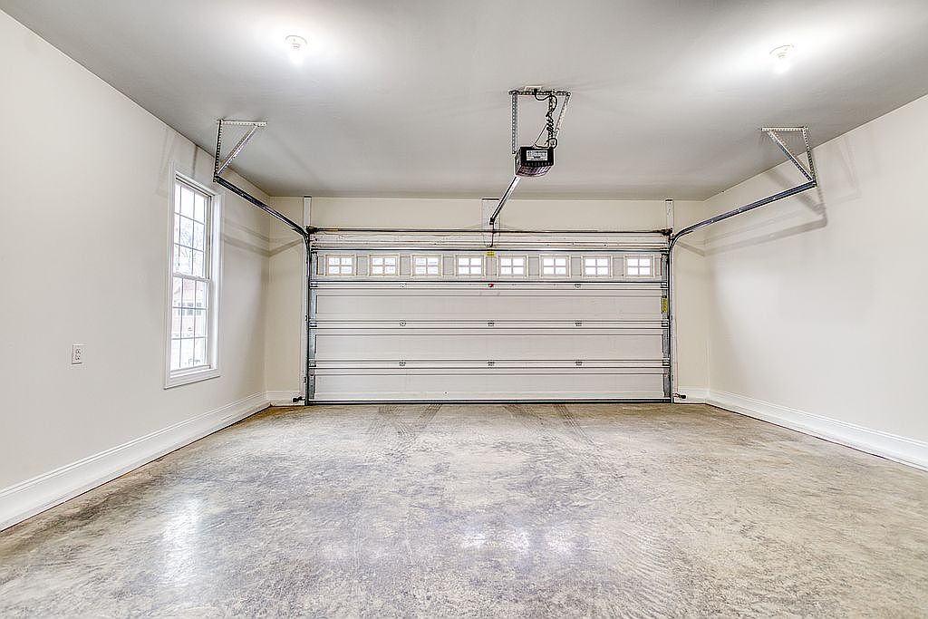 37 S Windsong Ct, Fishersville, VA 22939 — photo 1
