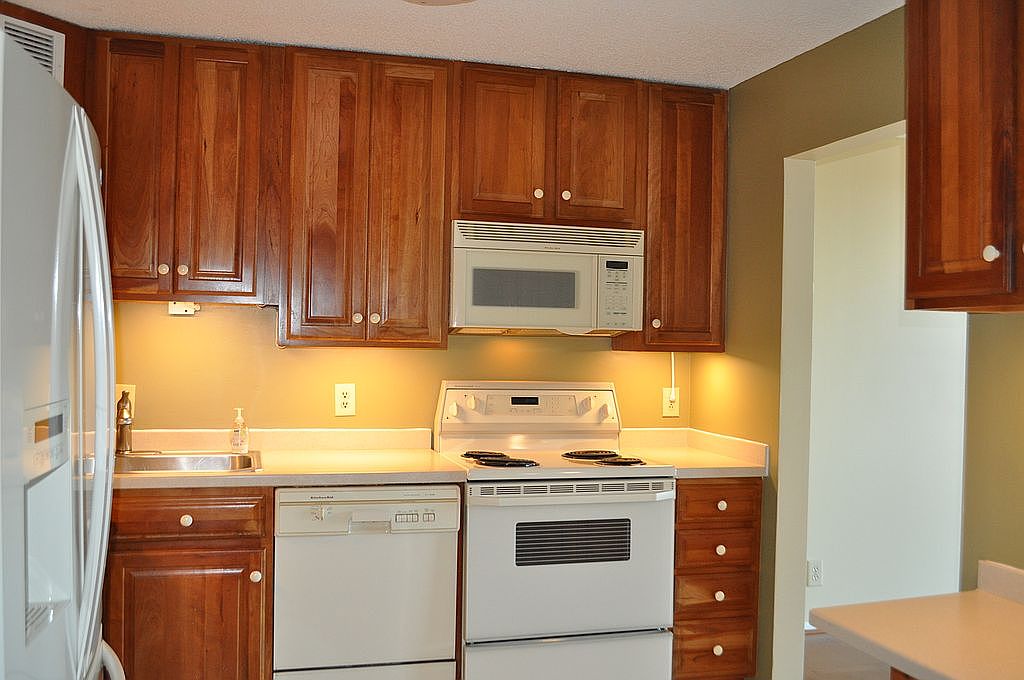6800 Fleetwood Rd Apt 601, Mc Lean, VA 22101 — photo 2
