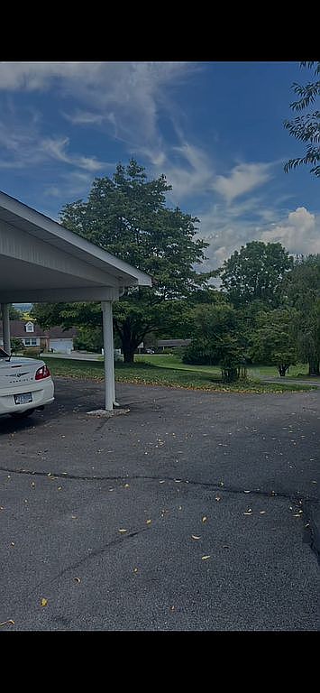 8 Regan Dr, Castlewood, VA 24224 — photo 1