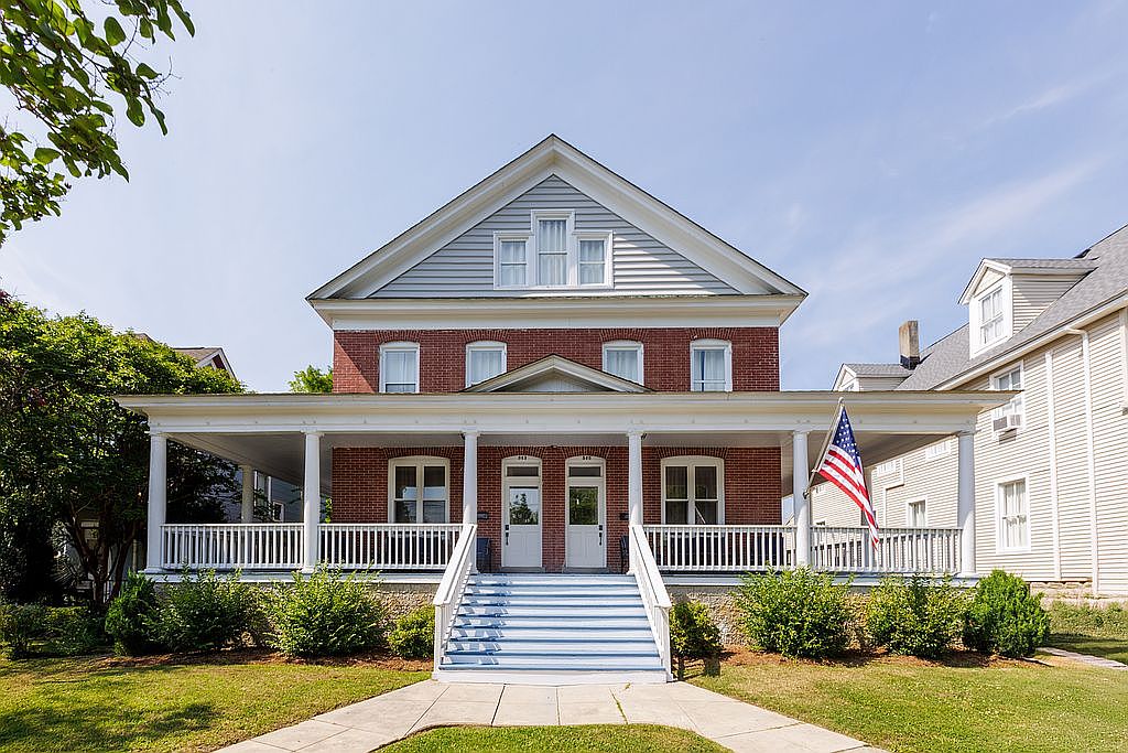 543/545 Monroe Ave, Cape Charles, VA 23310 — photo 2