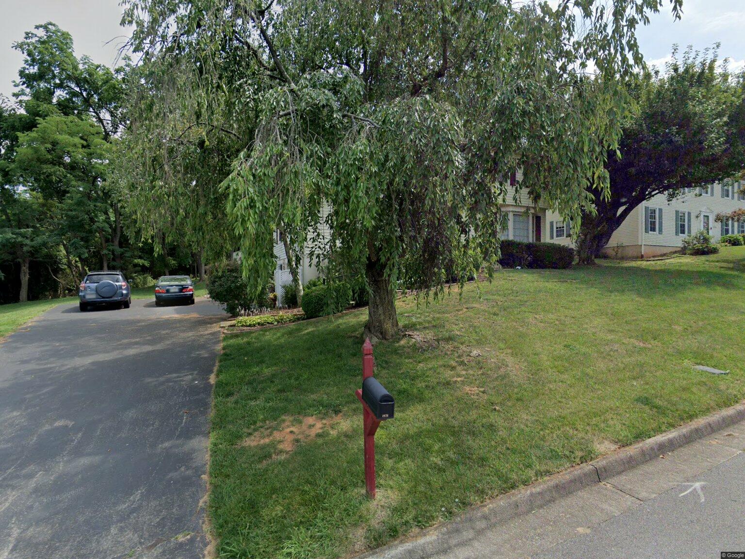 1926 Stone Mill Dr, Salem, VA 24153 — photo 1