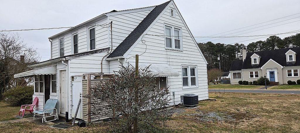 100 Claybrook Ave, Kilmarnock, VA 22482 — photo 6