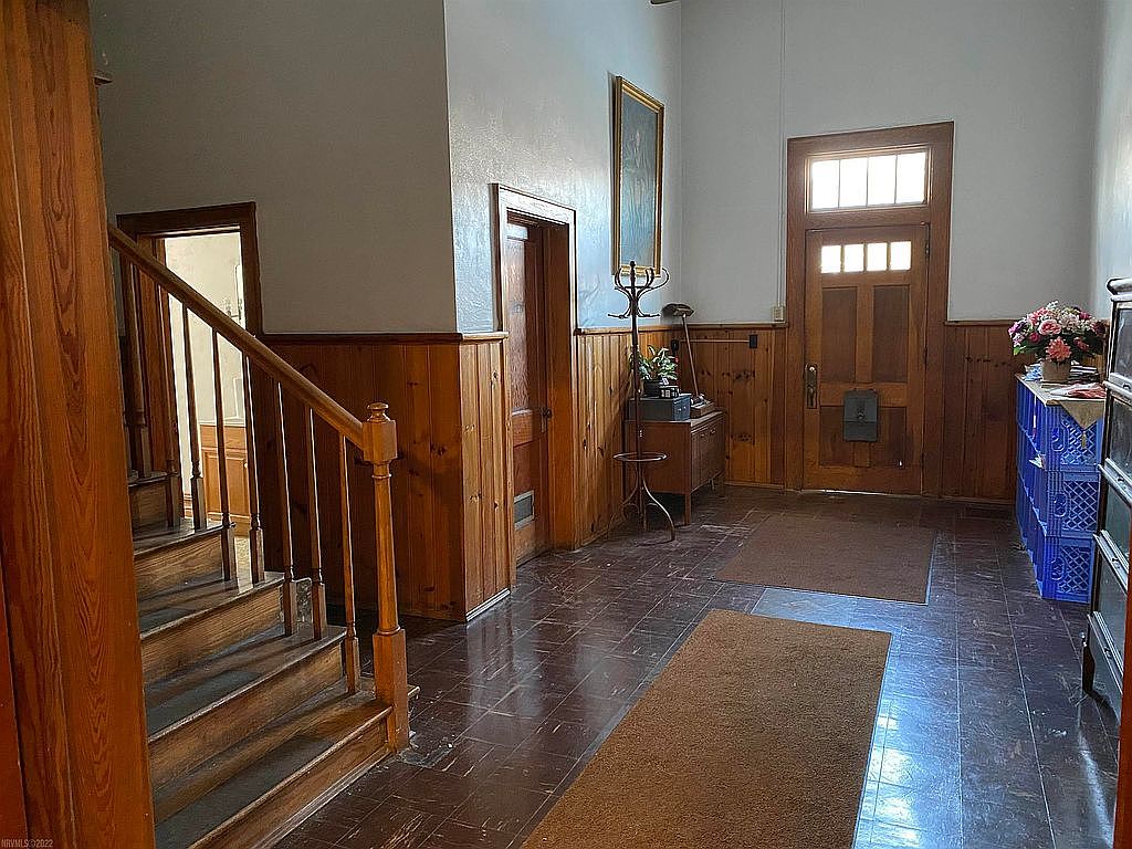 33 4th St Se, Pulaski, VA 24301 — photo 4