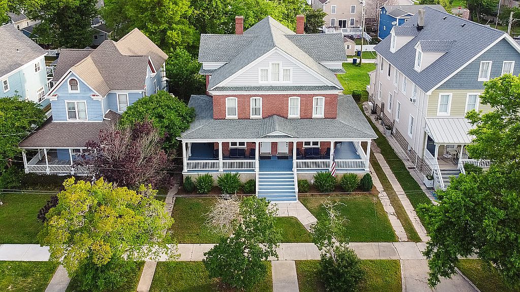543/545 Monroe Ave, Cape Charles, VA 23310 — photo 3