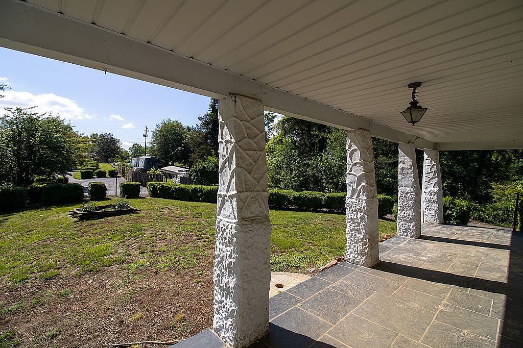 1566 Trenthill Dr, Bassett, VA 24055 — photo 6