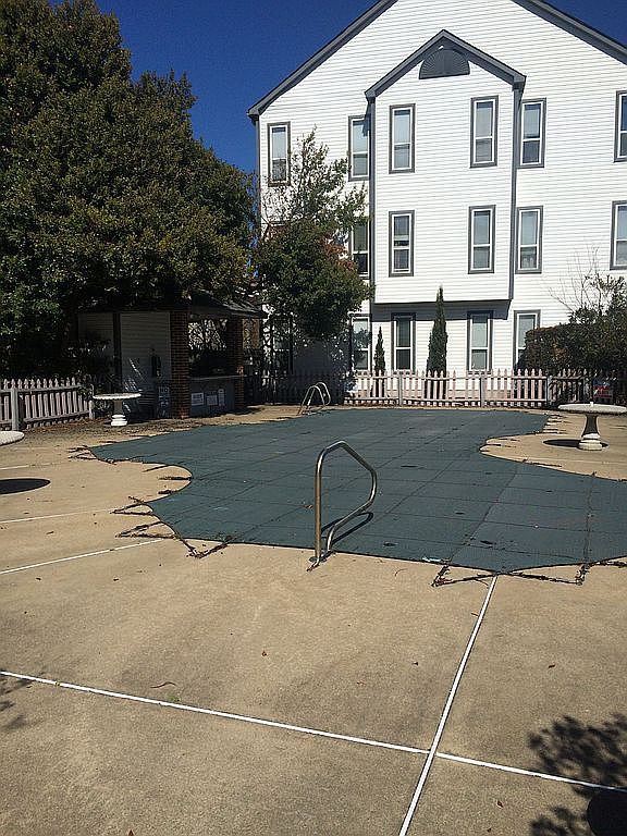 3204 Jade Ct Apt 104, Virginia Beach, VA 23451 — photo 1