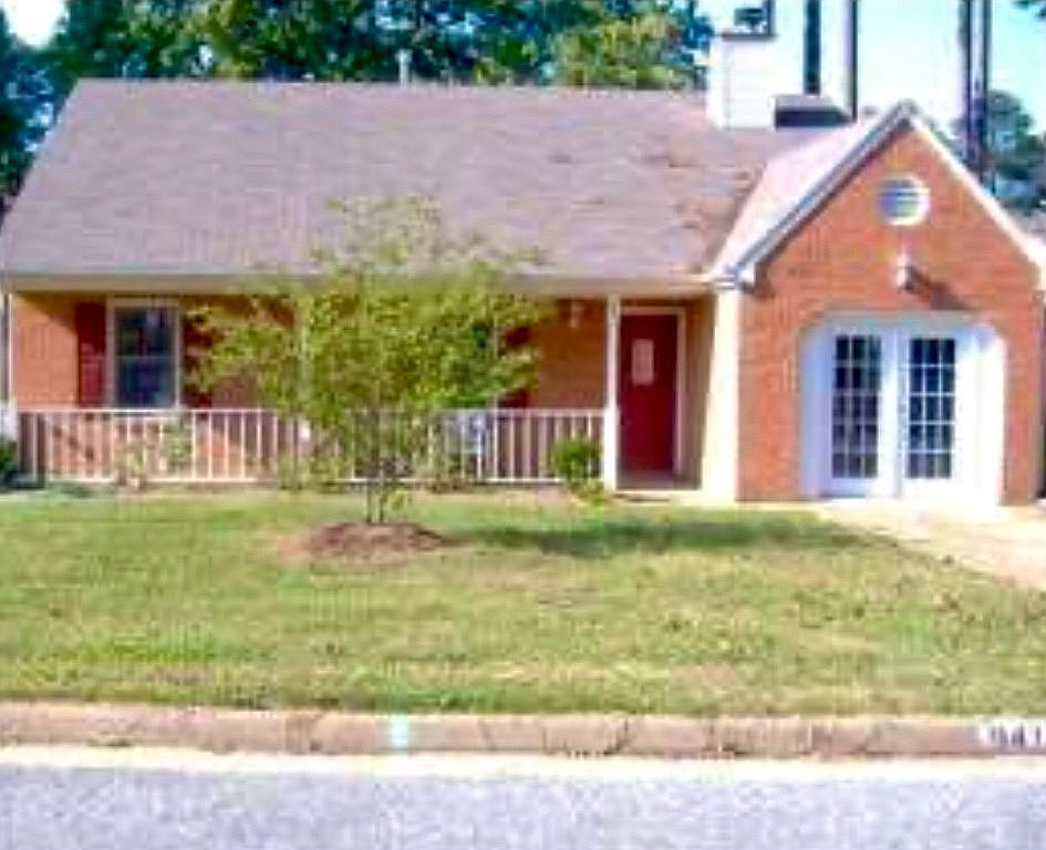 941 Coach Trl, Newport News, VA 23608 — photo 2