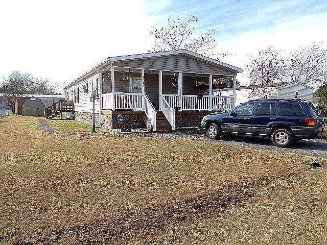 10448 Twin Ponds Dr, Windsor, VA 23487 — photo 3