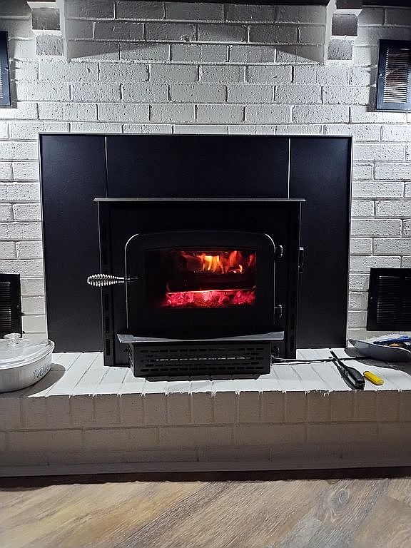 109 Canterbury Ln, Bristol, VA 24201 — photo 1