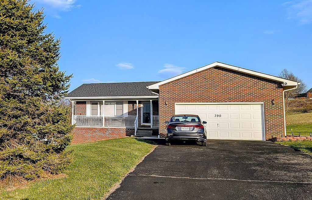 390 Asbury Ln, Wytheville, VA 24382 — photo 1