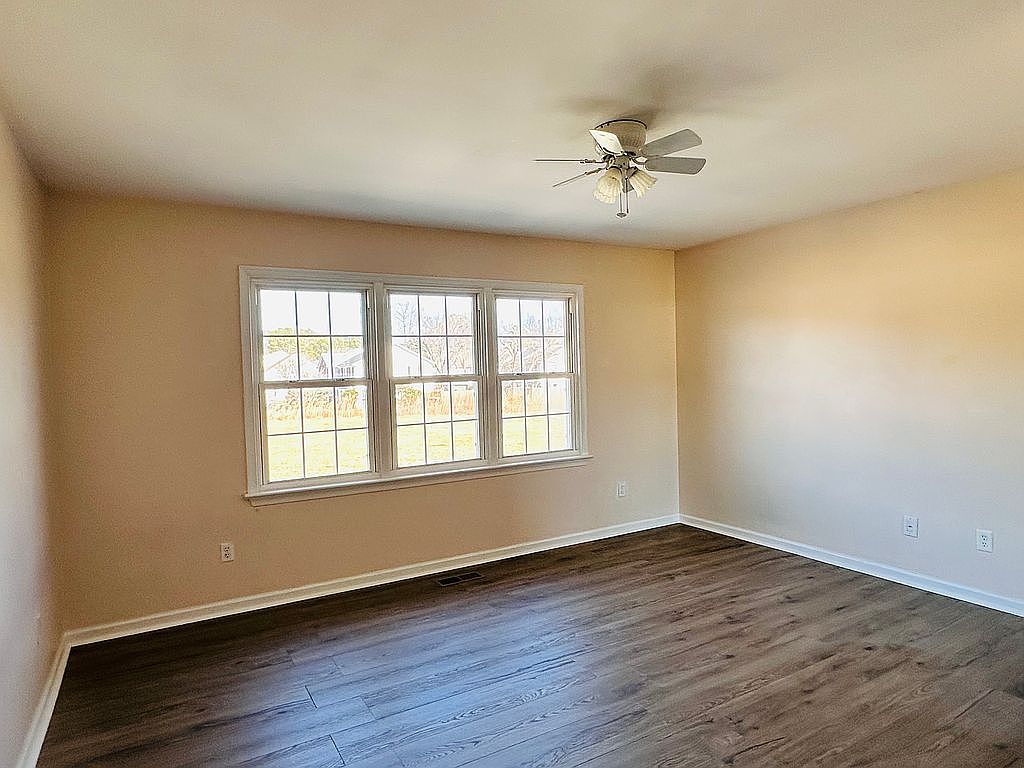 303 Amersham Dr Unit C, Yorktown, VA 23693 — photo 4