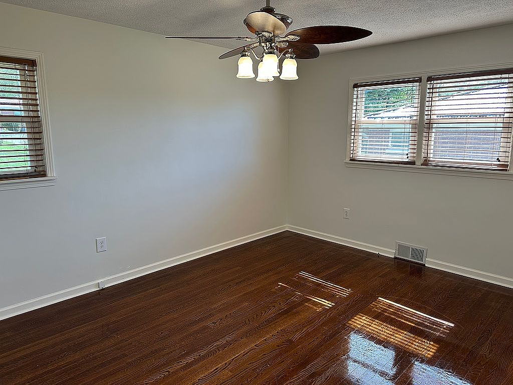 110 South Ln, Bluefield, VA 24605 — photo 4