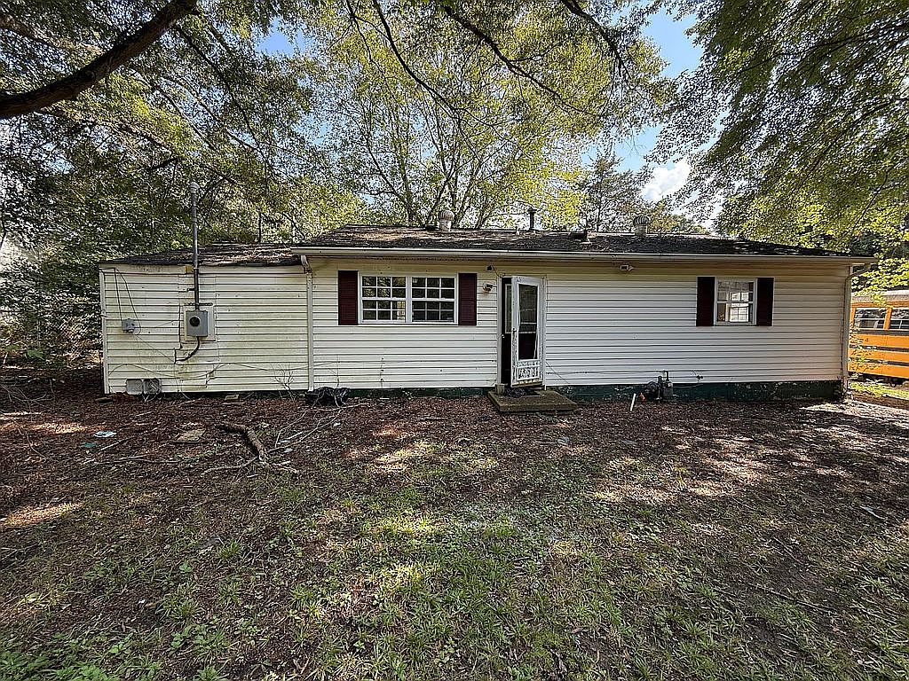 205 Holly Hill Dr, Petersburg, VA 23805 — photo 3