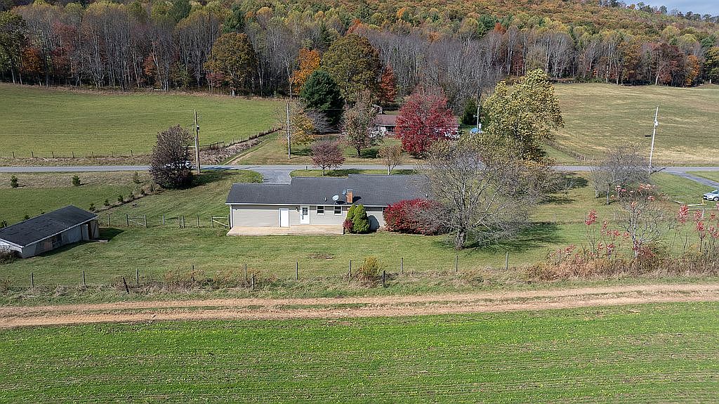 2586 S Fork Rd, Marion, VA 24354 — photo 1