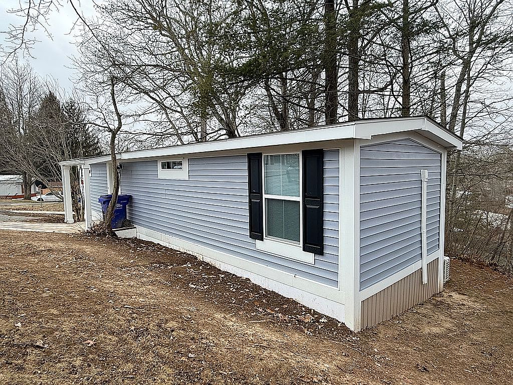 205 Maddy Dr, Blacksburg, VA 24060 — photo 2