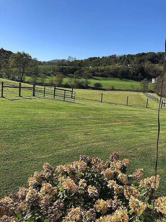 220 Little River Rd Ne, Floyd, VA 24091 — photo 1