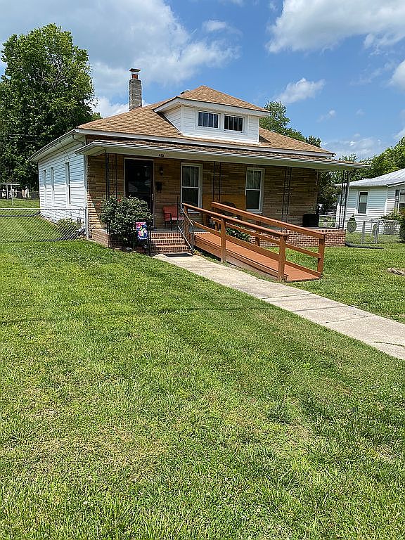 410 2nd St, Blackstone, VA 23824 — photo 2