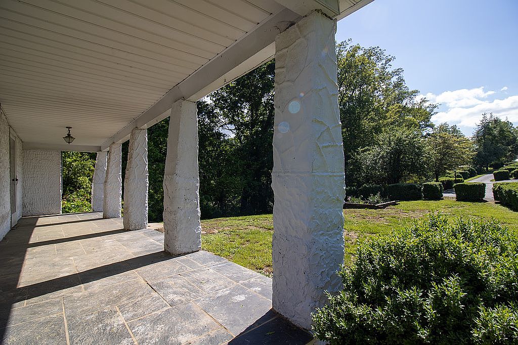 1566 Trenthill Dr, Bassett, VA 24055 — photo 5