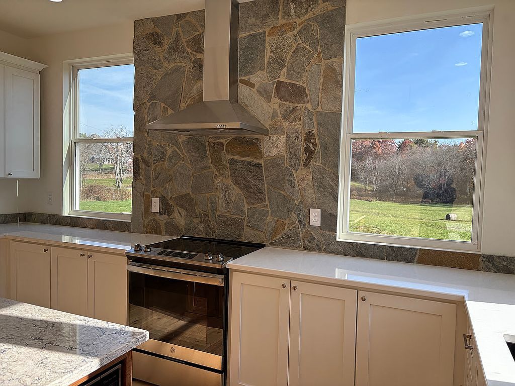 403 Rome Dr, Hillsville, VA 24343 — photo 4