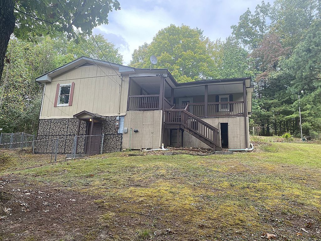 330 Cove Rd, Haysi, VA 24256 — photo 2