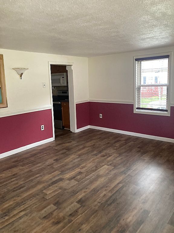312 Brown Bottom Ln, Cedar Bluff, VA 24609 — photo 6