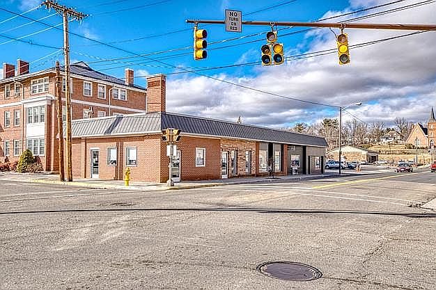 305 N Washington Ave, Pulaski, VA 24301 — photo 4