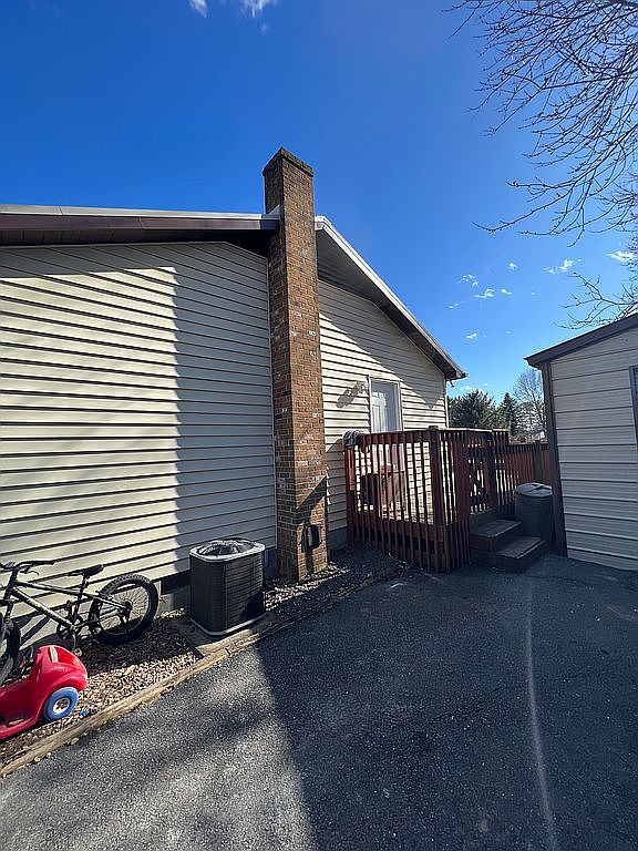 605 13th St, Grottoes, VA 24441 — photo 1