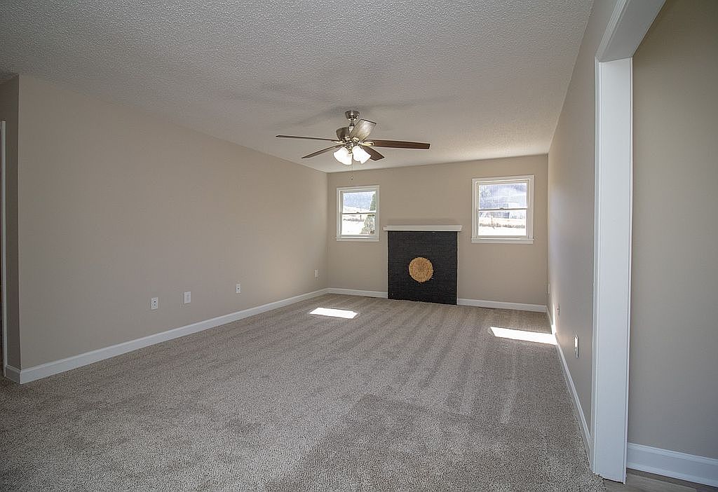 2586 S Fork Rd, Marion, VA 24354 — photo 6