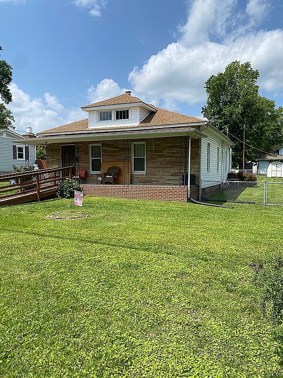410 2nd St, Blackstone, VA 23824 — photo 3