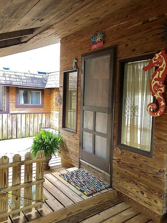 8196 Seahorse Dr, Chincoteague, VA 23336 — photo 4
