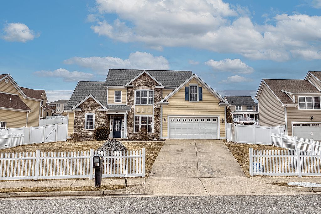 37 S Windsong Ct, Fishersville, VA 22939 — photo 2