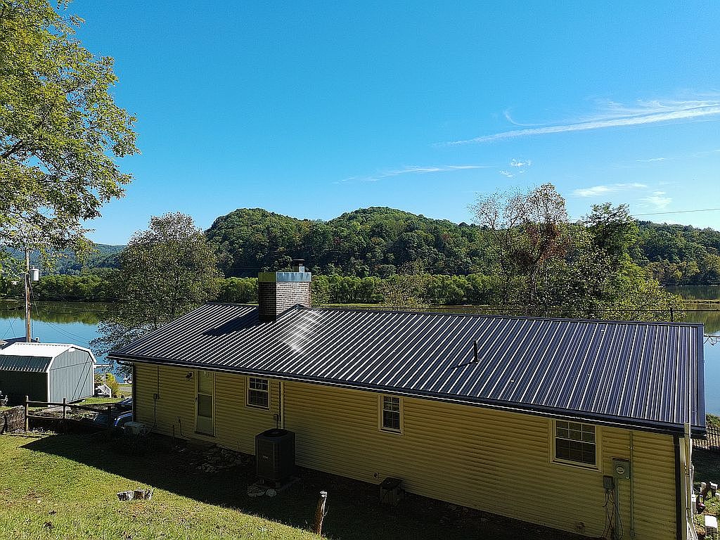 4137 Little Wytheville Rd, Draper, VA 24324 — photo 1