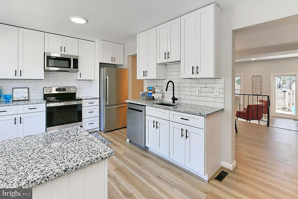 12099 Winona Dr, Woodbridge, VA 22192 — photo 4
