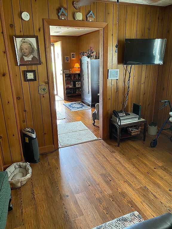 410 2nd St, Blackstone, VA 23824 — photo 6