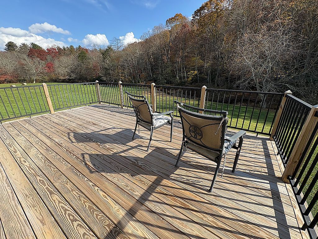 403 Rome Dr, Hillsville, VA 24343 — photo 1