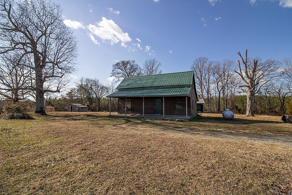3039 T N Snow Rd, Nathalie, VA 24577 — photo 3