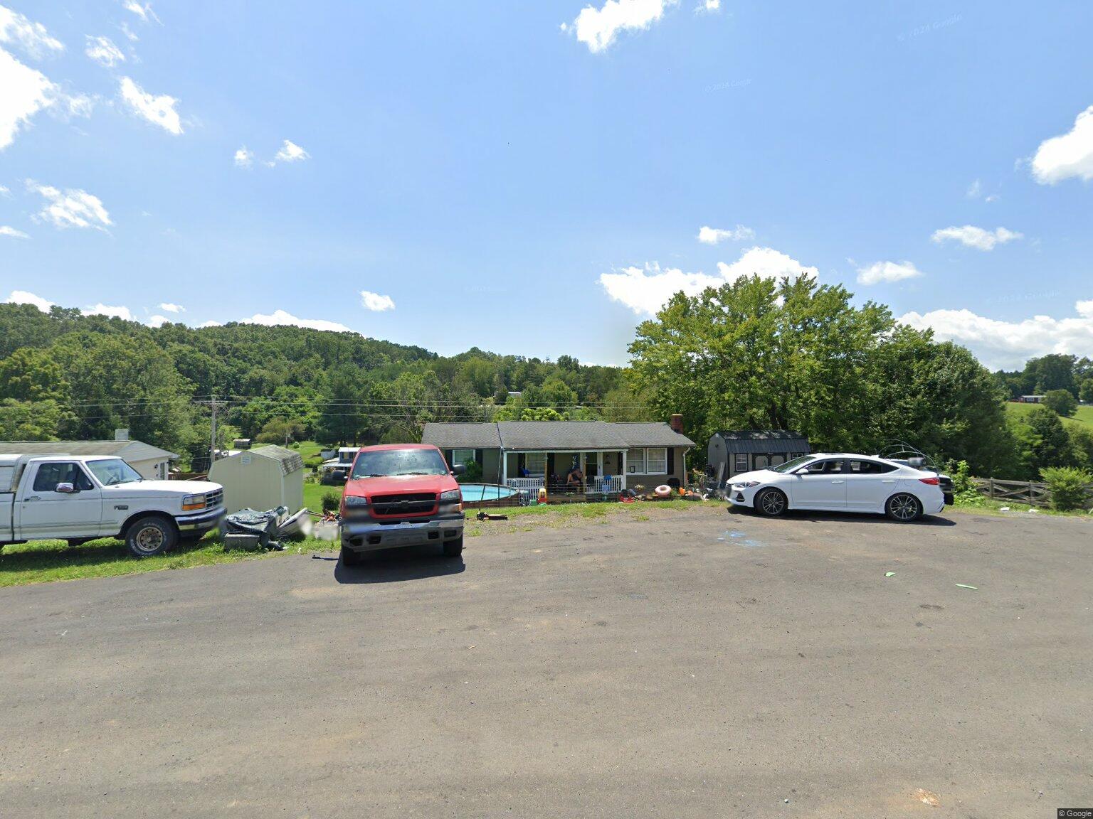 33 Hevener Ct, Buena Vista, VA 24416 — photo 1