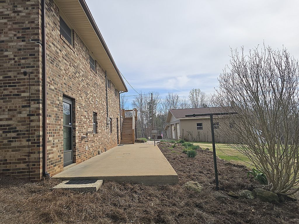 308 Applegate Ln, Bassett, VA 24055 — photo 6