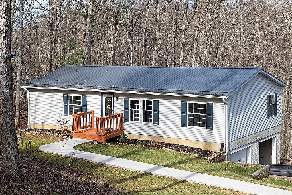 680 Mount Pleasant Rd, Shawsville, VA 24162 — photo 2