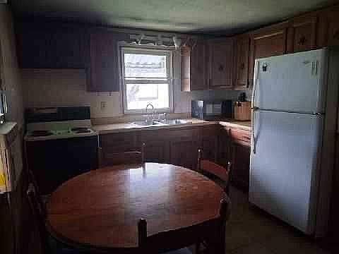 212 Wilson St, Pembroke, VA 24136 — photo 4