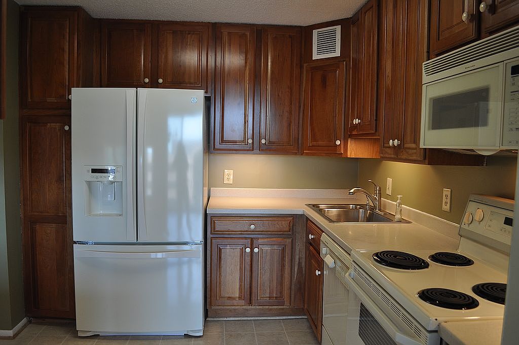 6800 Fleetwood Rd Apt 601, Mc Lean, VA 22101 — photo 3