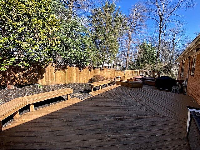 2419 Caron Ln, Falls Church, VA 22043 — photo 1