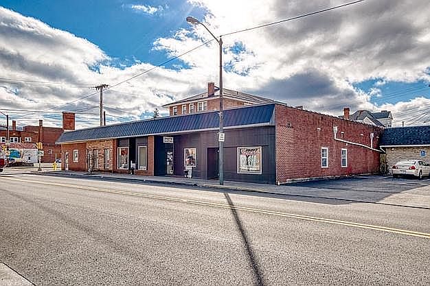 305 N Washington Ave, Pulaski, VA 24301 — photo 3