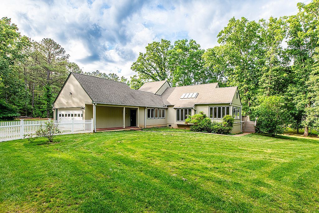 1396 Gray Fox Rd, Manakin Sabot, VA 23103 — photo 1
